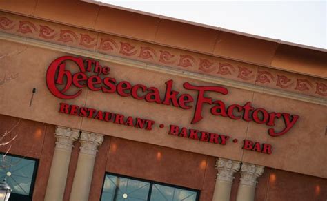 what cheesecake factory restaurants are closing